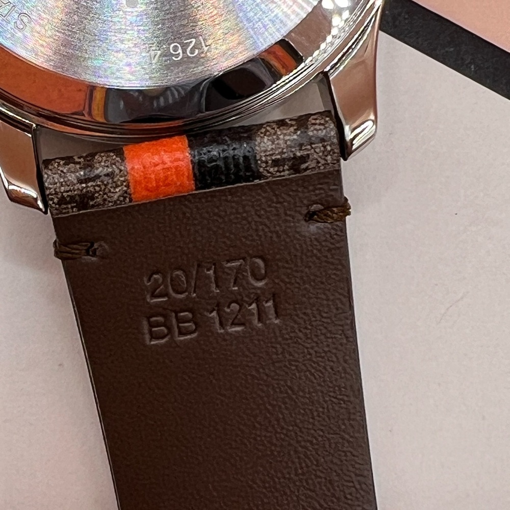 Gucci - G Timeless Tiger Watch - Picture 8 of 15